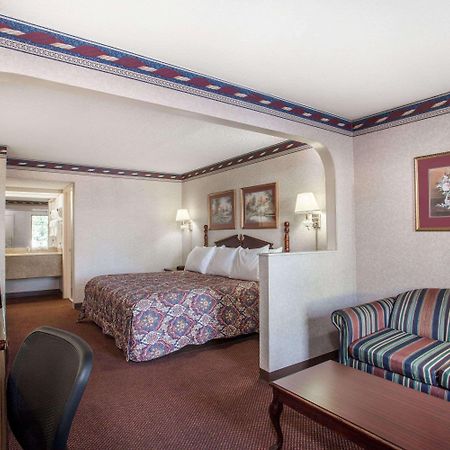 Days Inn By Wyndham Saint Pauls חדר תמונה