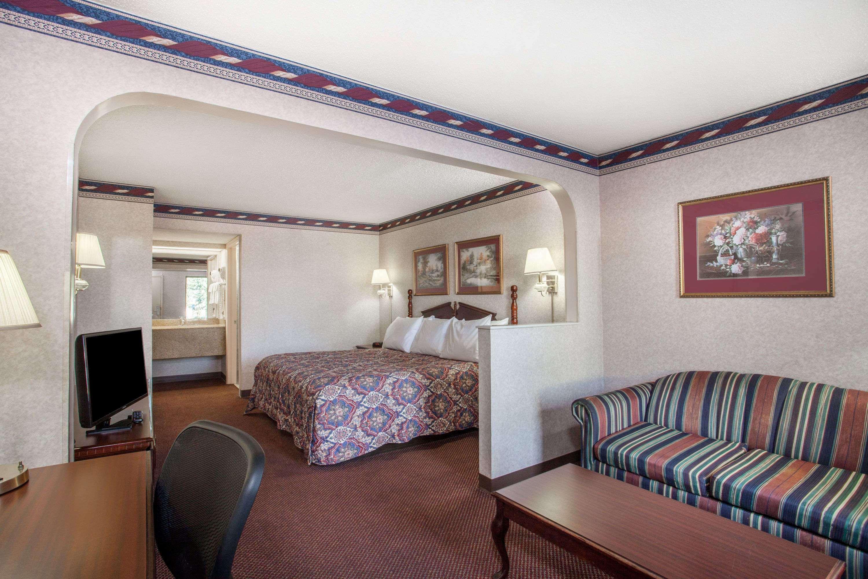 Days Inn By Wyndham Saint Pauls חדר תמונה